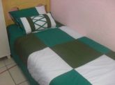 Colcha de cama (acompanha almofada e capa p/ travesseiro)