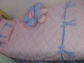 Colcha de cama (acompanha almofada e capa p/ travesseiro)
